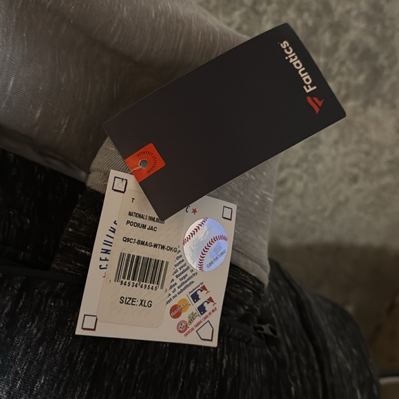 Fanatics World Series 2019 Washington Nationals jacket. - Picture 3 of 3